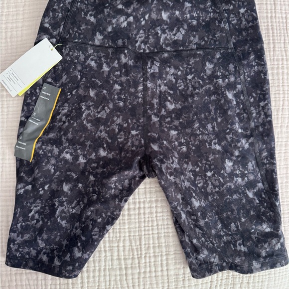 Target matching work out set . Top is a M bottom are S bottoms have tags - Picture 4 of 5